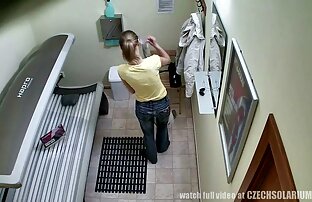 XXX Une écolière adolescente laisse son partenaire d'étude la film x francais amateur gratuit baiser dans le cul