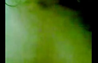 XXX Femme s'amusant au cinéma video x streaming amateur pour adultes!