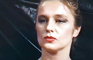 XXX Fat BBW Plumper avec des lunettes jouant avec sa chatte humide film gratuit amateur