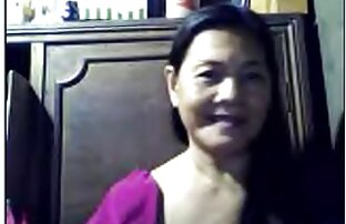 XXX Une fille blonde mange la chatte d'une fille noire film streaming amateur x au bord de la piscine